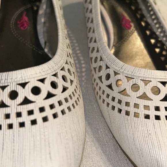 Ros Hommerson ‘Tina’ Flat Slip On Shoes w/ Hole Amazing quality Size 8 Like new - Picture 6 of 15